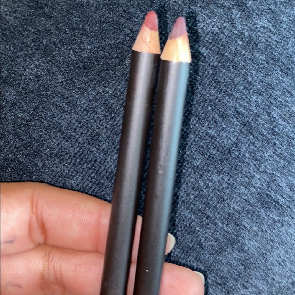 Mac lip liner
